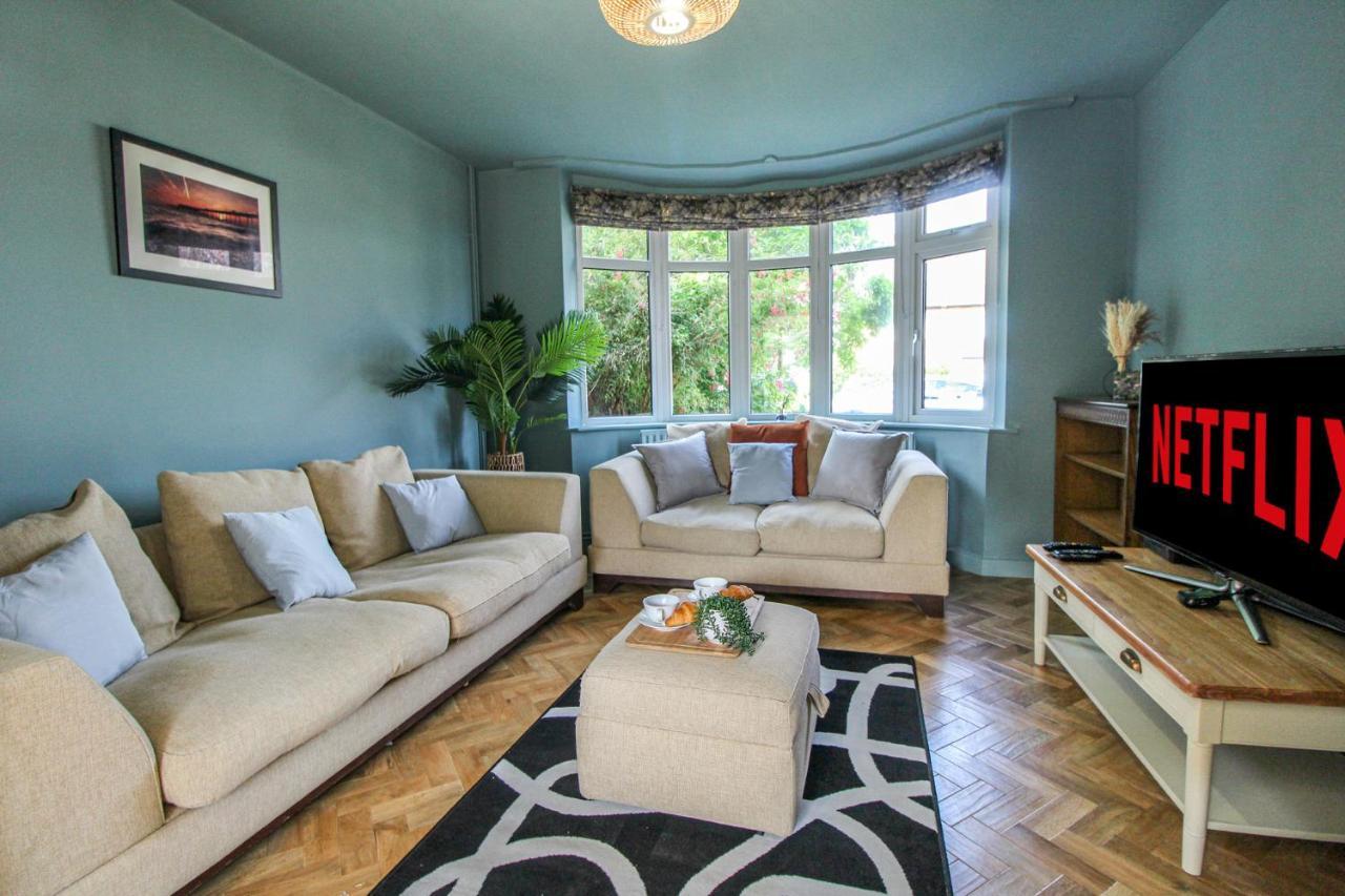 Elegant 3-bed Home, West Bridgford & Large Garden * Nottingham