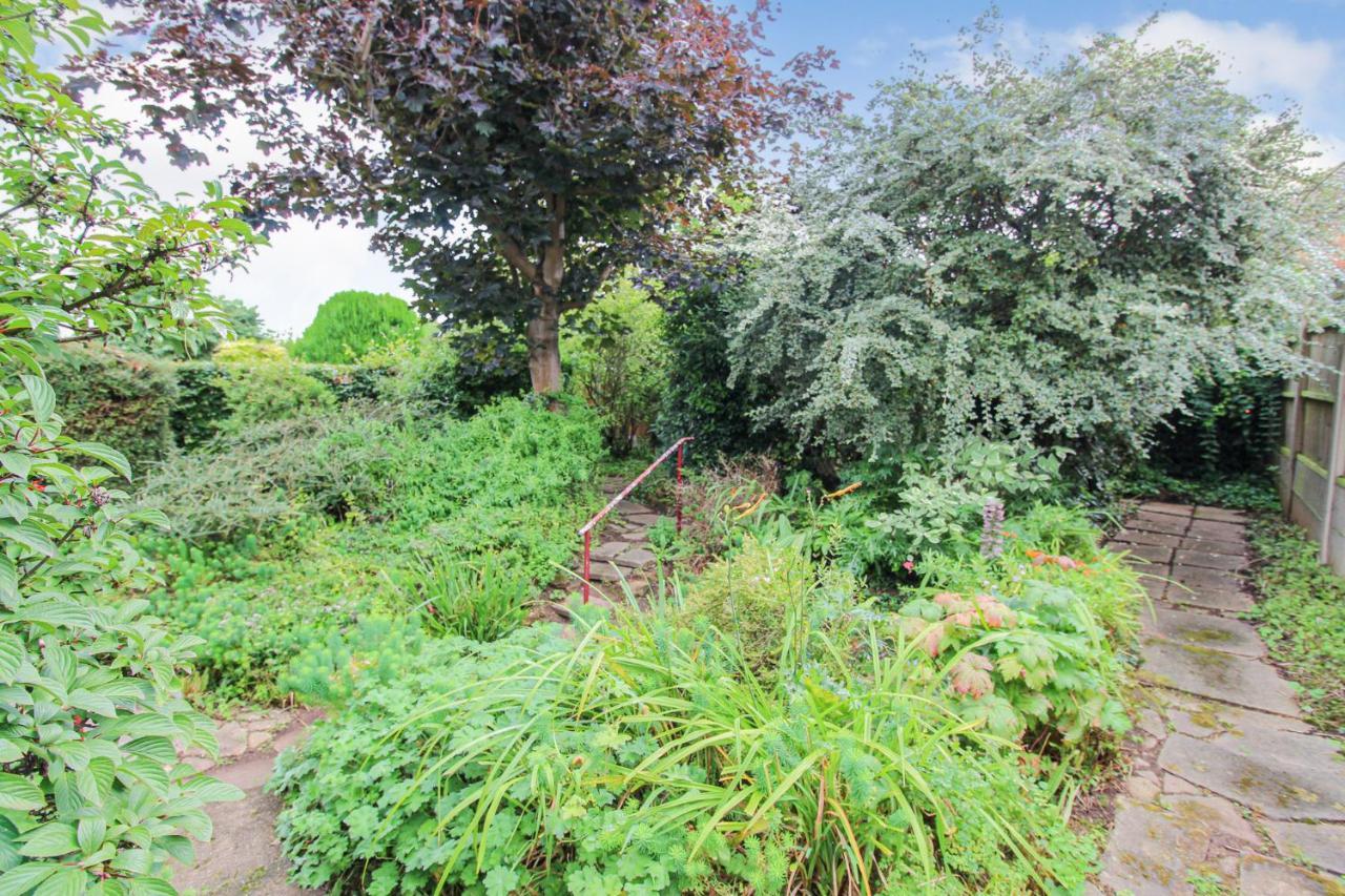 Elegant 3-bed Home, West Bridgford & Large Garden * Nottingham