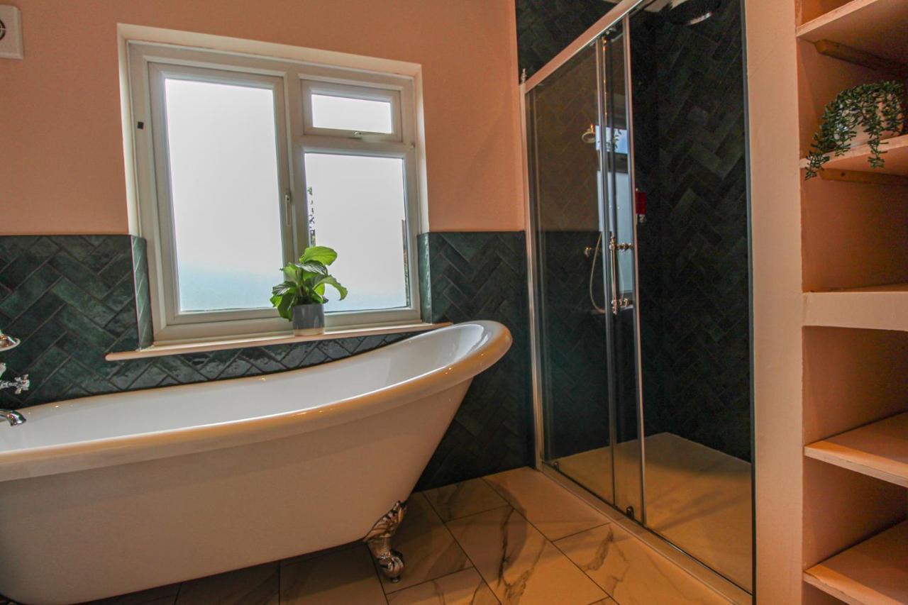 Elegant 3-bed Home, West Bridgford & Large Garden Holiday home Nottingham
