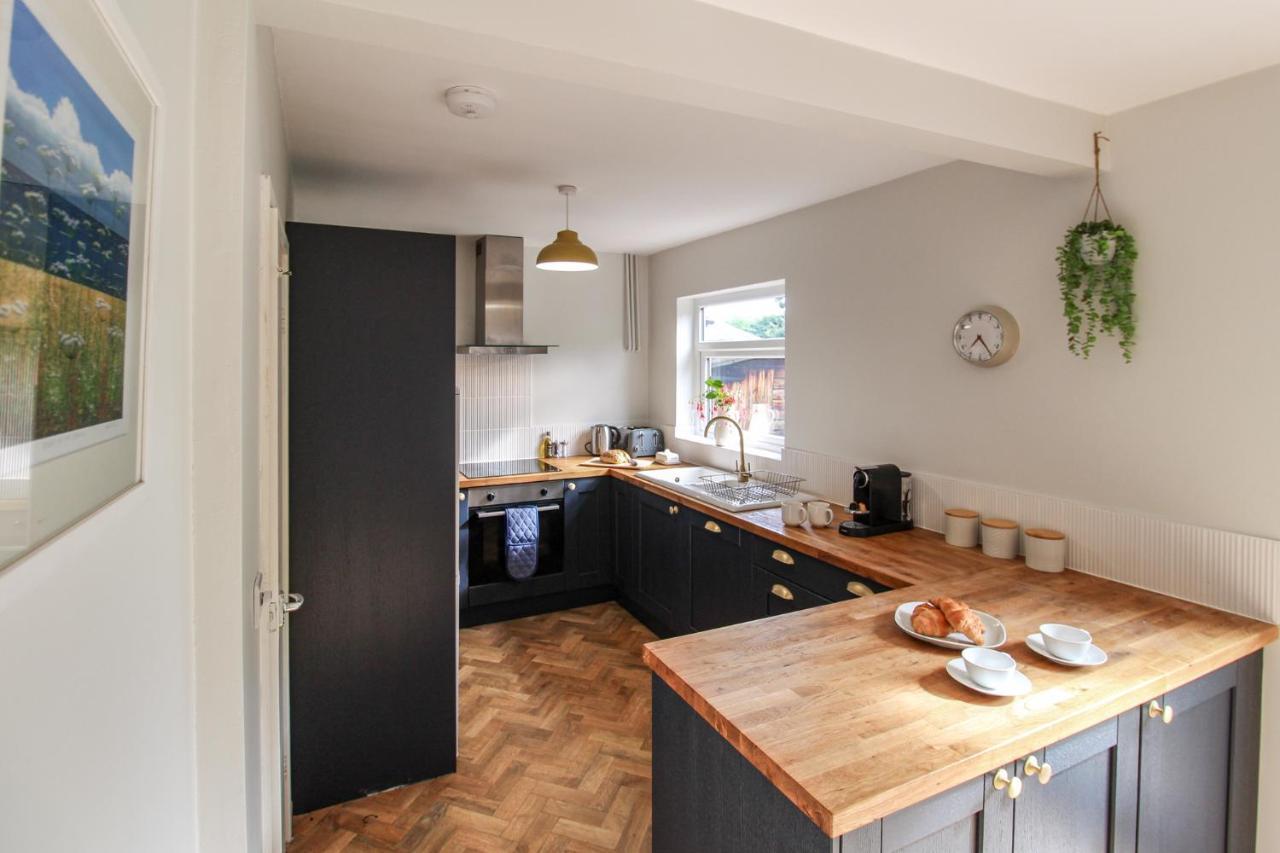 Elegant 3-bed Home, West Bridgford & Large Garden Nottingham