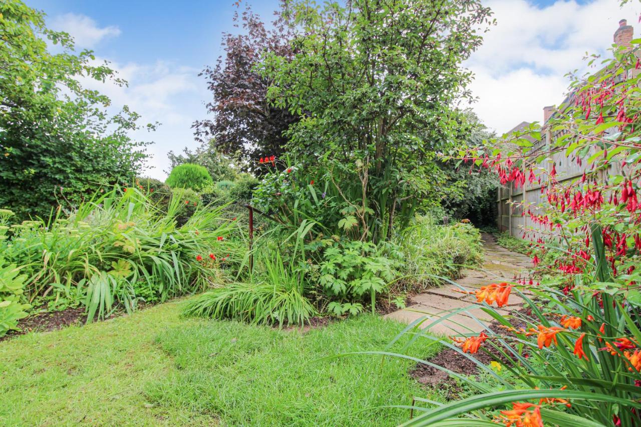 Elegant 3-bed Home, West Bridgford & Large Garden *