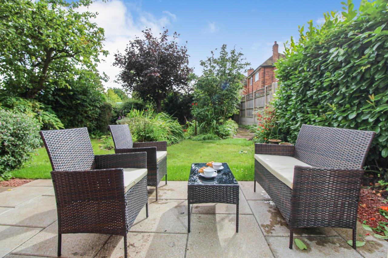 Elegant 3-bed Home, West Bridgford & Large Garden Holiday home